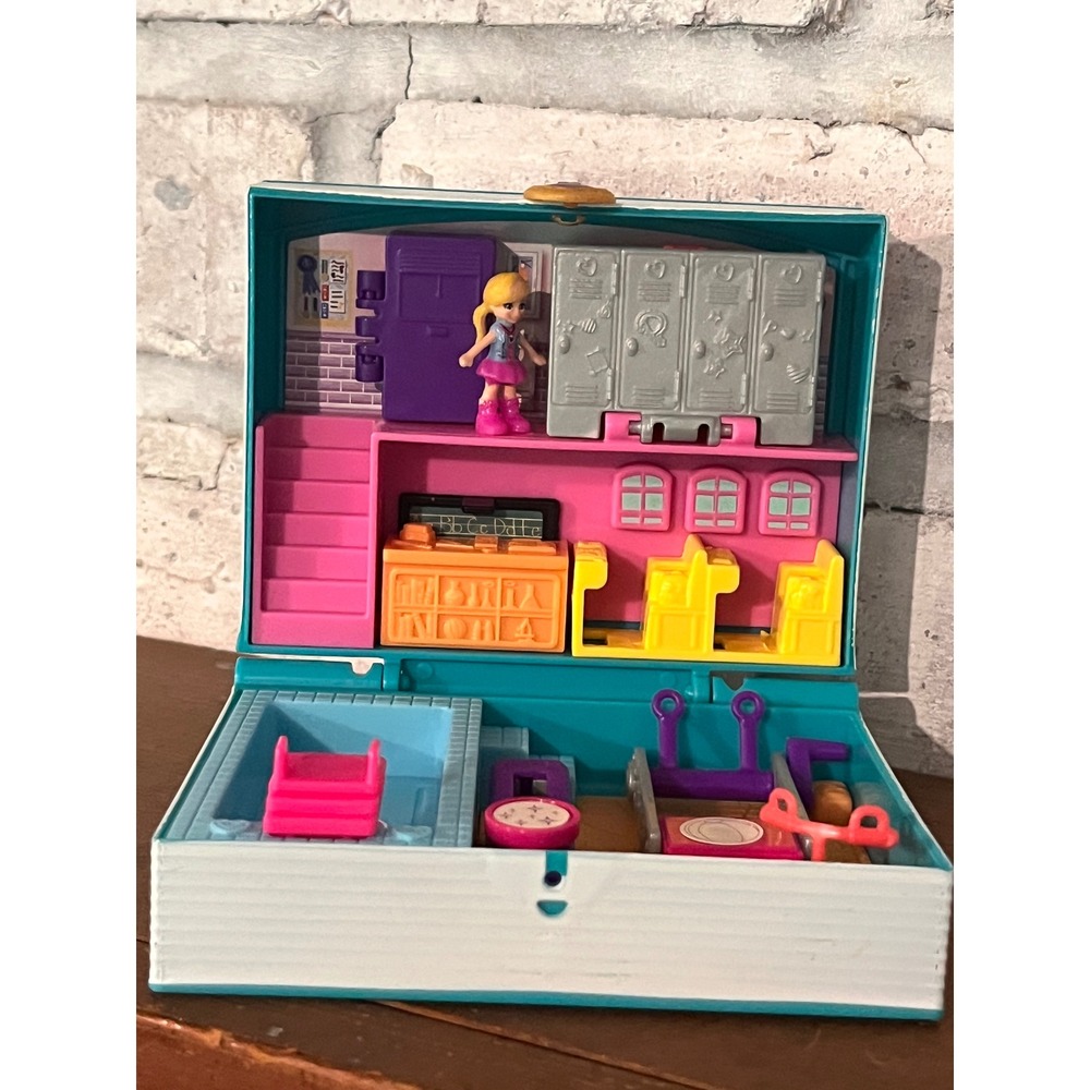 Polly Pocket Mini Middle School compact playset Includes one Polly